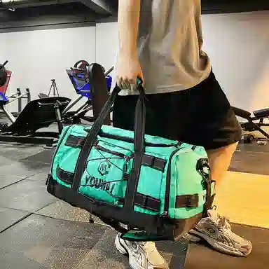 德力熊 短途斜挎包大容量 尼龙布 健身包 男女同款情侣款 黑色\粉色\卡其色\蓝色\黄色\白色\青绿色