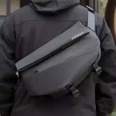 德力熊 机能机车挎包 牛津布 胸包 常规 男款 银色/灰色/黑色