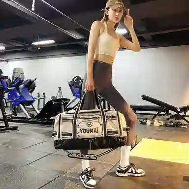 德力熊 短途斜挎包大容量 尼龙布 健身包 男女同款情侣款 黑色\粉色\卡其色\蓝色\黄色\白色\青绿色