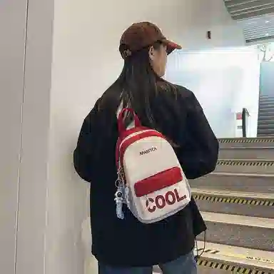 德力熊胸包尼龙男女通用多色韩版撞色斜挎包休闲百搭旅行耐用小背包