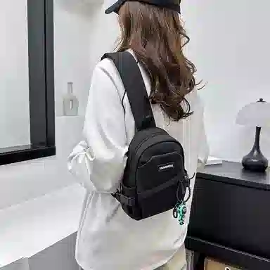 彤彤兔 简约撞色街头潮流运动 尼龙 胸包 女款 白色/灰紫蓝/黑色/黑白红