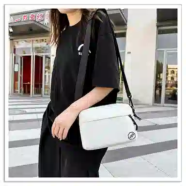 彤彤兔 高级感简约 尼龙 单肩包 男女同款情侣款 多色