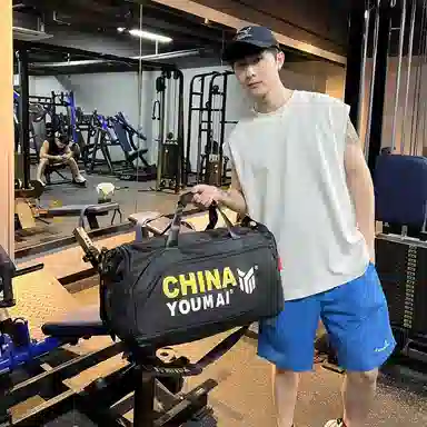 德力熊 多功能运动训练 尼龙 健身包 男女同款情侣款 黑色粉色卡其色玫红色黄色军绿色