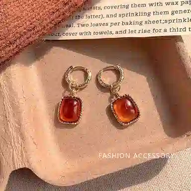 彤彤兔 秋冬款美拉德方形耳扣女港风独特个性复古几何形 树脂 耳环 女款