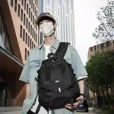 彤彤兔 韩版背包潮流 牛津布 双肩包 男女同款情侣款 灰色/黑色