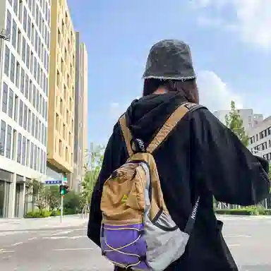 彤彤兔 轻便登山高颜值初 水洗布 双肩包 大号 男女同款情侣款 多色