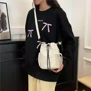 德力熊 百搭休闲简约抽绳束口水桶手机包潮流 尼龙 斜挎单肩包 常规 女款