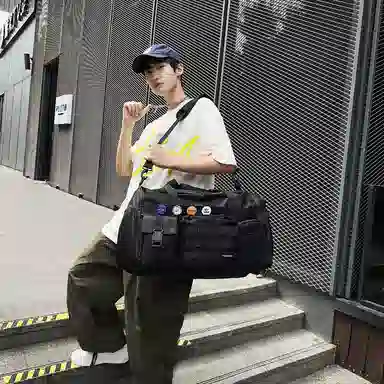 彤彤兔 休闲简约短途旅游时尚百搭 尼龙 旅行包 男女同款情侣款 黑色/军绿色/灰色