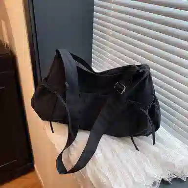 德力熊 小众设计休闲斜挎包纯色褶皱抽绳轻便 尼龙 单肩包 女款 黑色/灰色/白色/黄色/蓝色