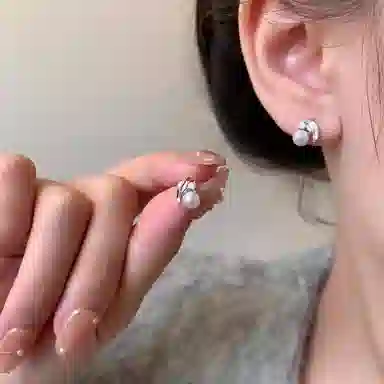 彤彤兔 韩系小众叶子仿珍珠通勤气质高级感锆石耳钉女百搭小巧 树脂 耳环 女款