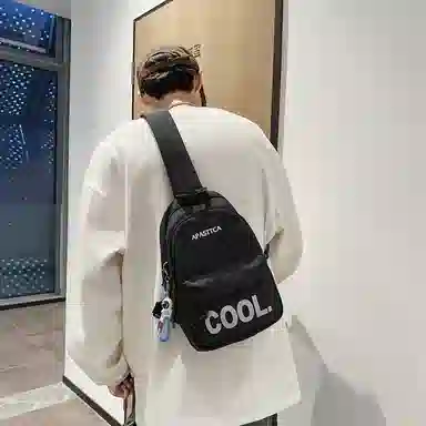 德力熊胸包尼龙男女通用多色韩版撞色斜挎包休闲百搭旅行耐用小背包