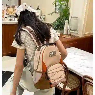 彤彤兔 运动轻便可爱 尼龙 双肩包 常规 男女同款情侣款 多色