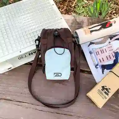 运动轻便外出潮牌旅游 复合布 手机包 男女同款情侣款 多色