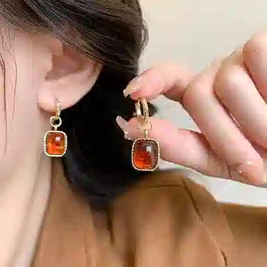 彤彤兔 秋冬款美拉德方形耳扣女港风独特个性复古几何形 树脂 耳环 女款