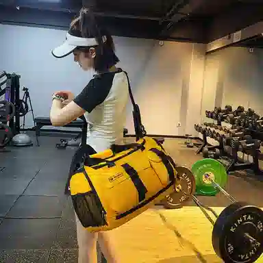 德力熊 轻便训练 尼龙 健身包 男女同款情侣款 多色