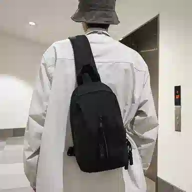 德力熊 耐磨编绳简约休闲运动 尼龙 斜挎包胸包 常规 男女同款情侣款 白色/红色/黑色