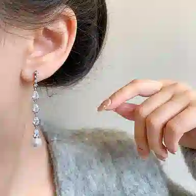 彤彤兔 韩系轻奢锆石长款仿珍珠耳坠气质高级感小众复古气质法式 树脂 耳环 女款