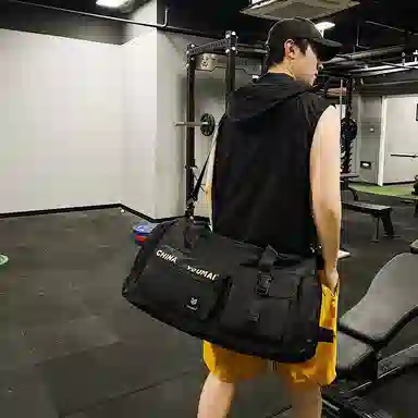 德力熊 训练潮牌 尼龙 健身包 男女同款情侣款 黑色粉色卡其色红色黄色军绿色蓝色