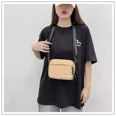 彤彤兔 时尚休闲潮流 尼龙 斜挎包 常规 男女同款情侣款 黑色/白色/卡其