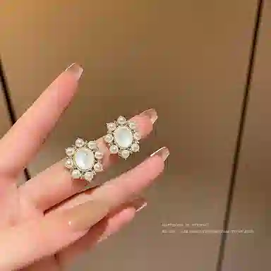 彤彤兔 简约甜美气质小众个性 合金 耳环 女款