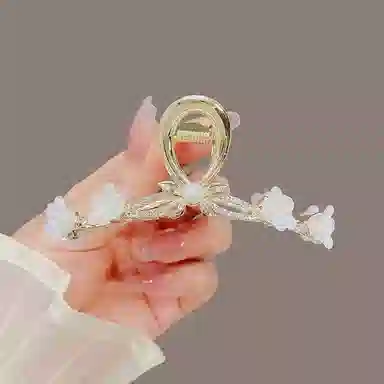 彤彤兔 后脑勺半扎发鲨鱼夹头饰中号发量超仙铃兰花抓夹 发夹 女款