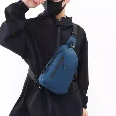 彤彤兔 潮流时尚百搭 皮膜 胸包单肩包 男款 多色