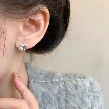 彤彤兔 韩系小众叶子仿珍珠通勤气质高级感锆石耳钉女百搭小巧 树脂 耳环 女款