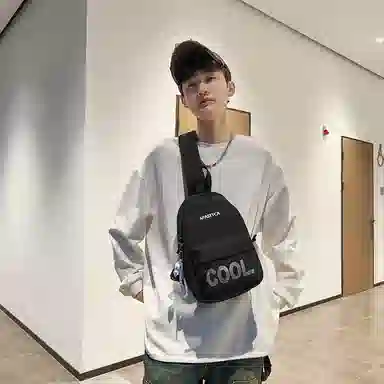 德力熊胸包尼龙男女通用多色韩版撞色斜挎包休闲百搭旅行耐用小背包