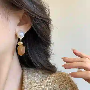 彤彤兔 美拉德仿珍珠复古气质轻奢高级感耳钉女独特长款 树脂 耳环 女款