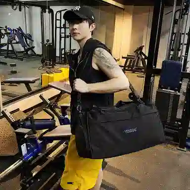 德力熊 出差便携 尼龙 健身包 男女同款情侣款 黑色粉色红色卡其色蓝色军绿色灰色