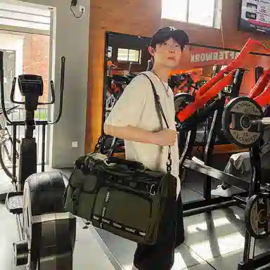 德力熊 大容量干湿分离 尼龙 健身包 男女同款情侣款 黑色/粉色/卡其色/蓝色/黄色/军绿色