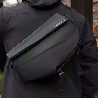 德力熊 机能机车挎包 牛津布 胸包 常规 男款 银色/灰色/黑色