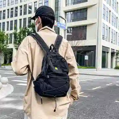 彤彤兔 轻便登山高颜值初 水洗布 双肩包 大号 男女同款情侣款 多色