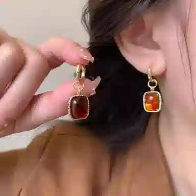 彤彤兔 秋冬款美拉德方形耳扣女港风独特个性复古几何形 树脂 耳环 女款