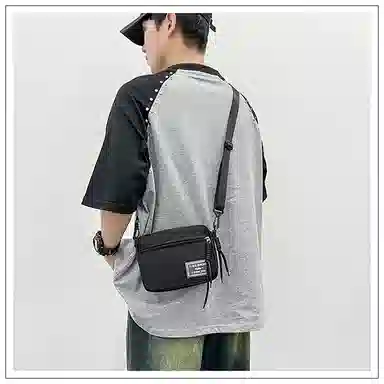 彤彤兔 时尚休闲潮流 尼龙 斜挎包 常规 男女同款情侣款 黑色/白色/卡其