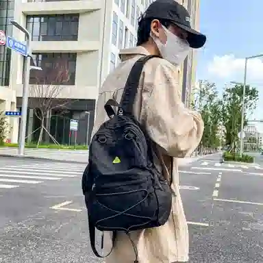 彤彤兔 轻便登山高颜值初 水洗布 双肩包 大号 男女同款情侣款 多色