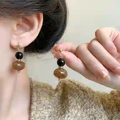 彤彤兔 港风复古美拉德串珠时尚个性冷淡风高级感 树脂 耳环 女款