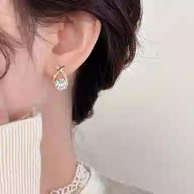 彤彤兔 简约交叉金色水钻耳钉女小众设计耳钉爆款 梓合金 耳环 女款