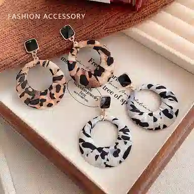 彤彤兔 高级感布艺豹纹耳环欧美个性夸张 树脂 耳环 女款