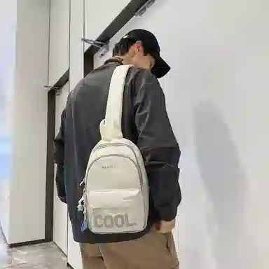 德力熊胸包尼龙男女通用多色韩版撞色斜挎包休闲百搭旅行耐用小背包