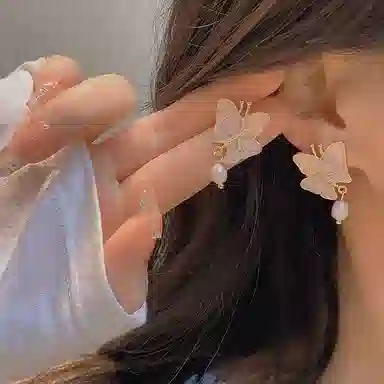 彤彤兔      潮法式蝴蝶滴油耳环女复古港风超仙气质珍珠耳钉耳饰品