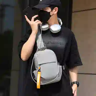 彤彤兔 休闲时尚潮流防水多功能 牛津布 胸包 男款 多色