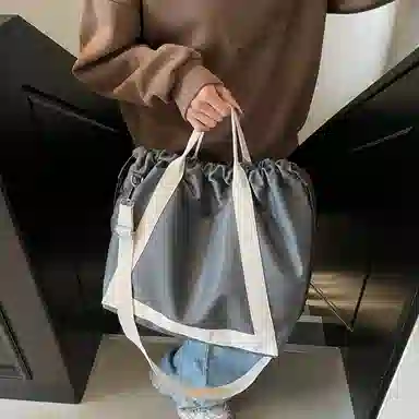 彤彤兔 个性日常简约 尼龙 手提包 常规 男女同款情侣款 多色