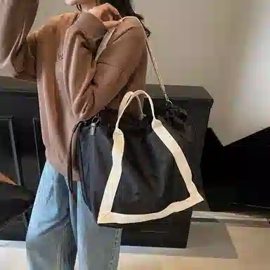 彤彤兔 个性日常简约 尼龙 手提包 常规 男女同款情侣款 多色