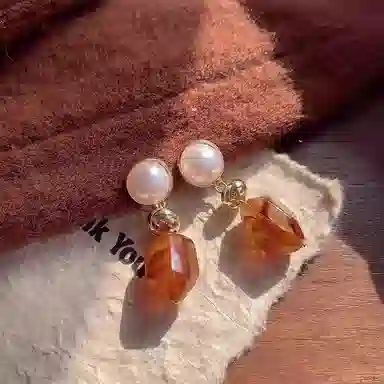 彤彤兔 美拉德仿珍珠复古气质轻奢高级感耳钉女独特长款 树脂 耳环 女款