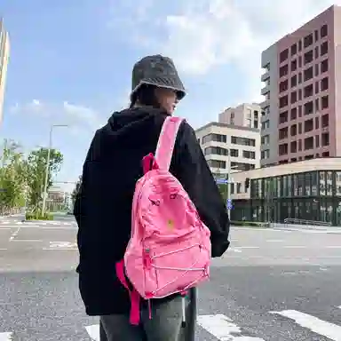 彤彤兔 轻便登山高颜值初 水洗布 双肩包 大号 男女同款情侣款 多色