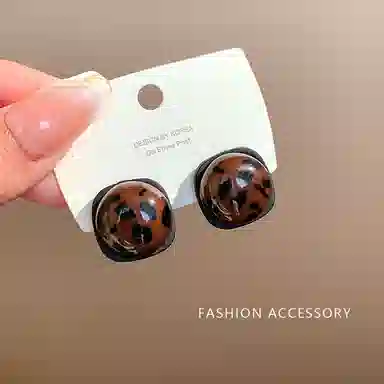 彤彤兔 法式复古港风豹纹耳钉女气质时尚个性高级感美拉德秋冬 树脂 耳环 女款