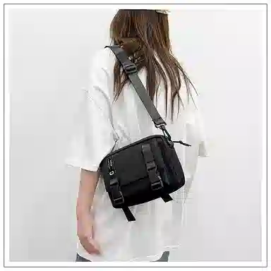 彤彤兔 工装风休闲潮流 尼龙 斜挎包 男女同款情侣款 黑色/白色/卡其色