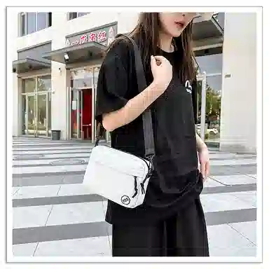 彤彤兔 高级感简约 尼龙 单肩包 男女同款情侣款 多色