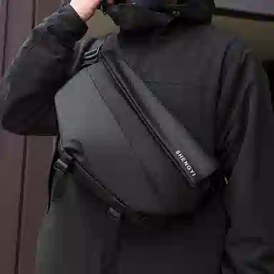 德力熊 机能机车挎包 牛津布 胸包 常规 男款 银色/灰色/黑色